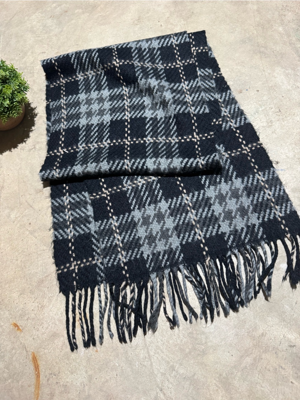 Plaid Fringe 100% Cashmere Scarf 13”x72” Black Gray Houndstooth Old Money Fall